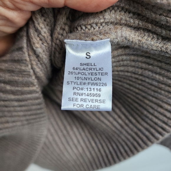 NWT Dress Forum Funnel Neck Cropped Sweater in Tan Small - Picture 7 of 11